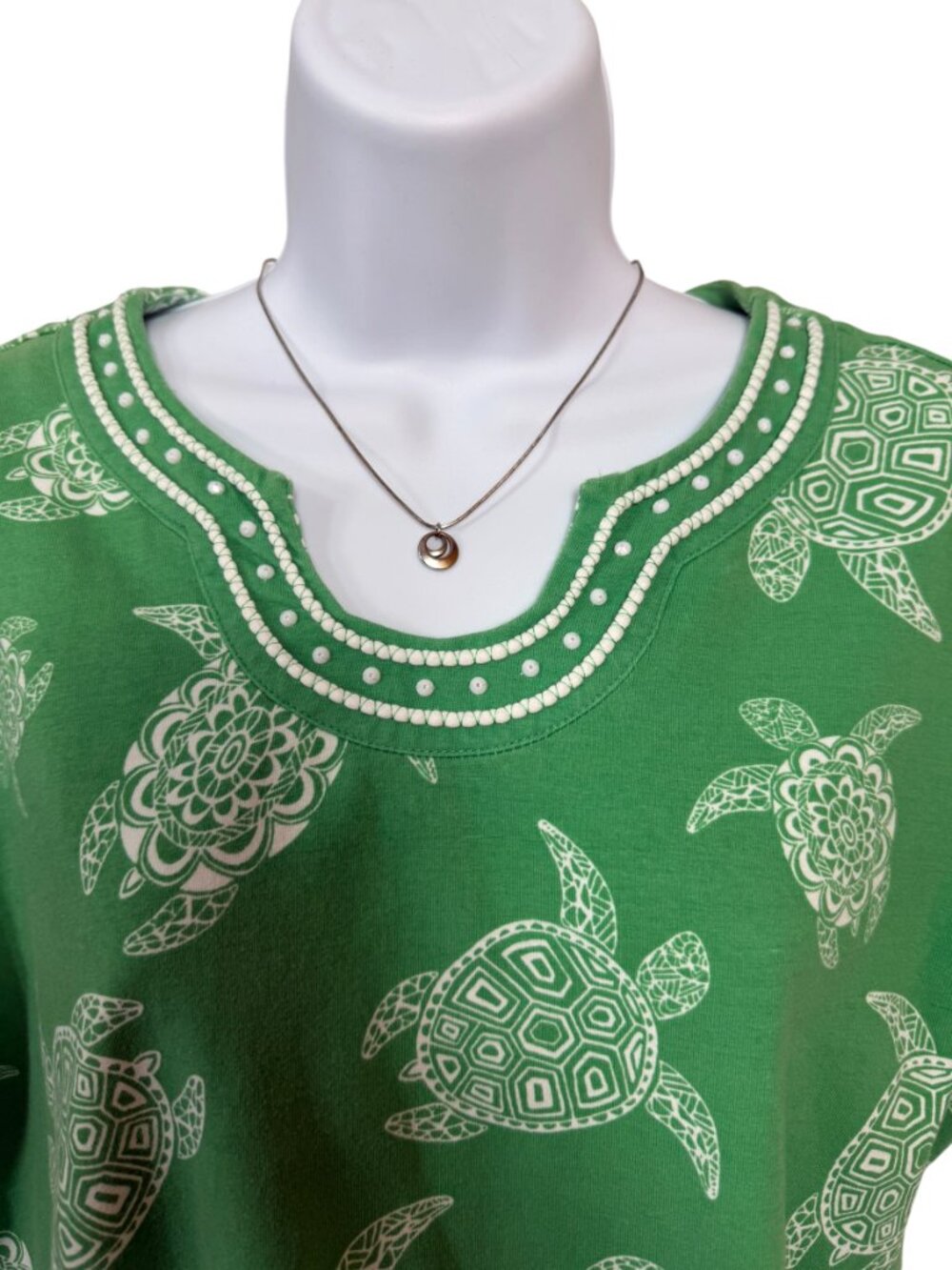 Alfred Dunner Women's Petite Large Sea Turtle Beaded Scoop Neck Top Green - Picture 2 of 10